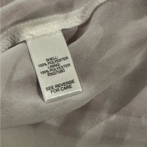 Cato Women’s Checkered Red and White Blouse with Key Hole Cut Out Size Large - Picture 10 of 10